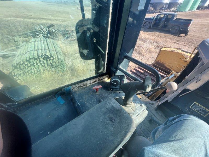  2007 DEERE 850J WLT at Conquest Equipment Saskatchewan