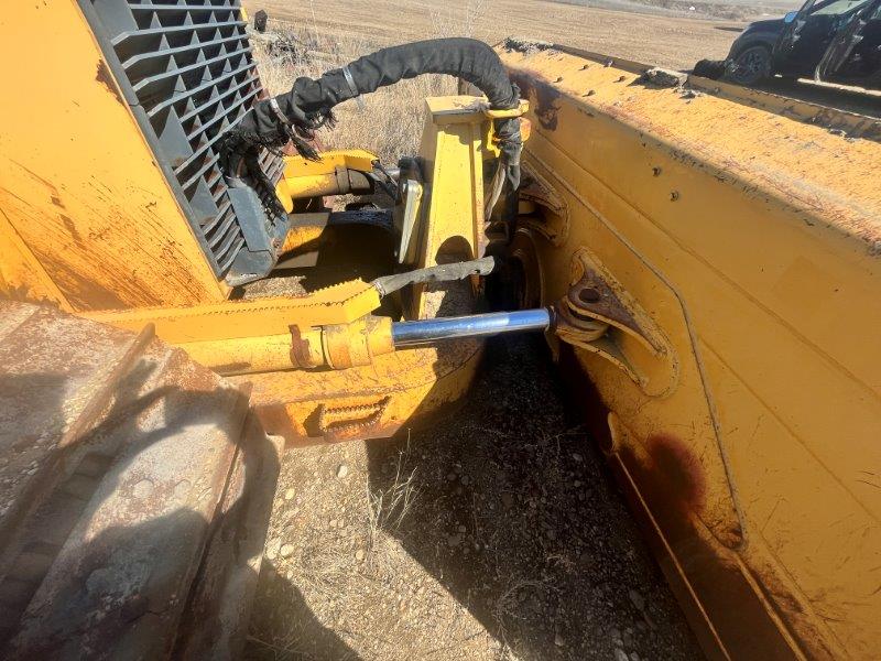  2007 DEERE 850J WLT at Conquest Equipment Saskatchewan