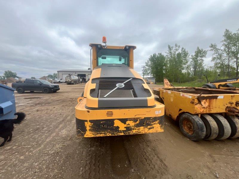  2016 VOLVO SD115B at Conquest Equipment Manitoba
