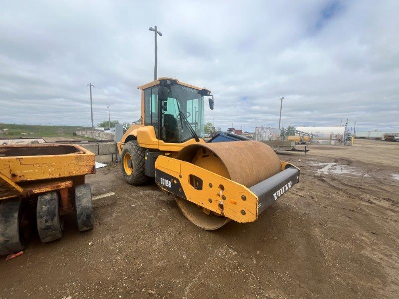  2016 VOLVO SD115B at Conquest Equipment Manitoba