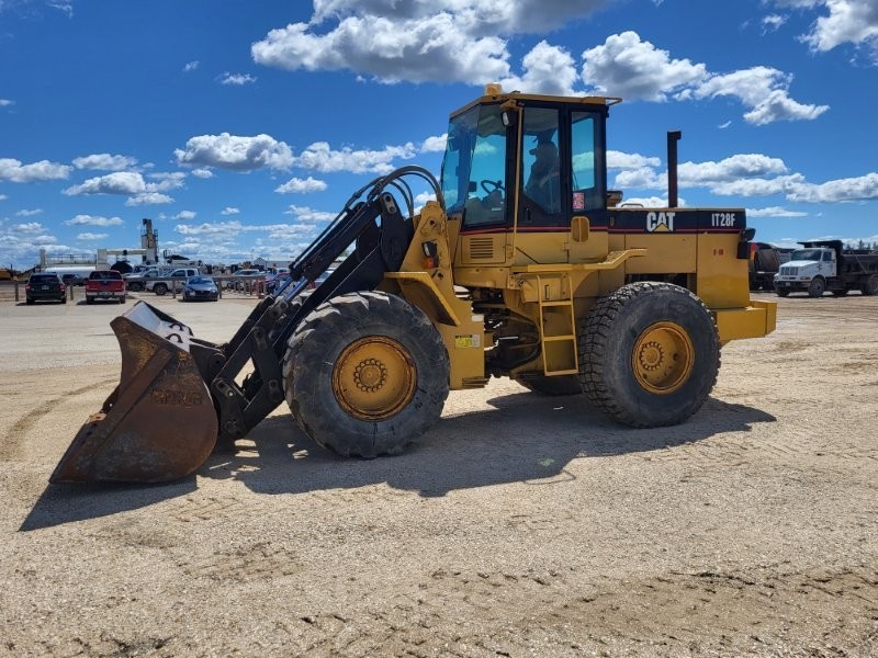  1995 CAT IT28F at Conquest Equipment Manitoba