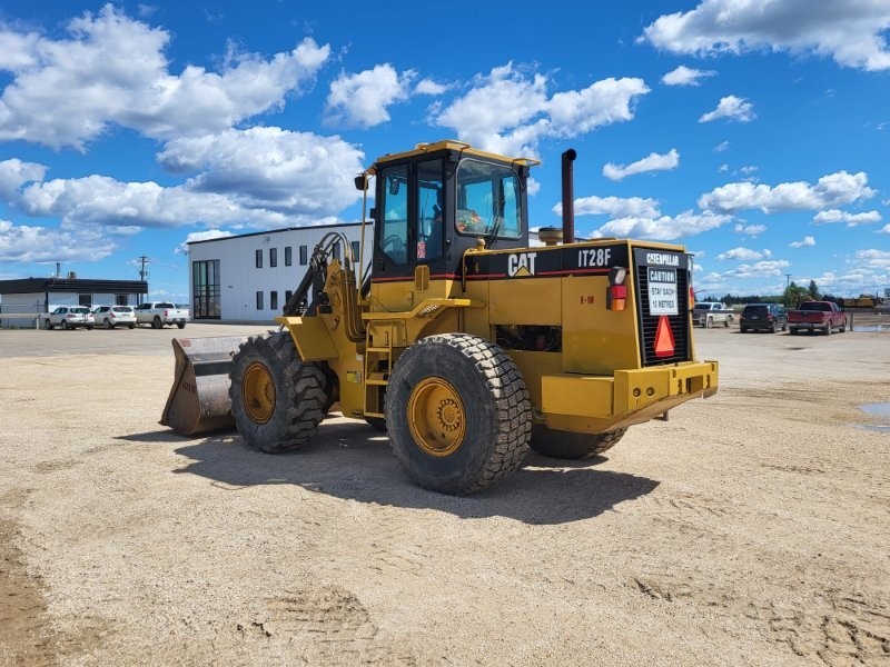  1995 CAT IT28F at Conquest Equipment Manitoba