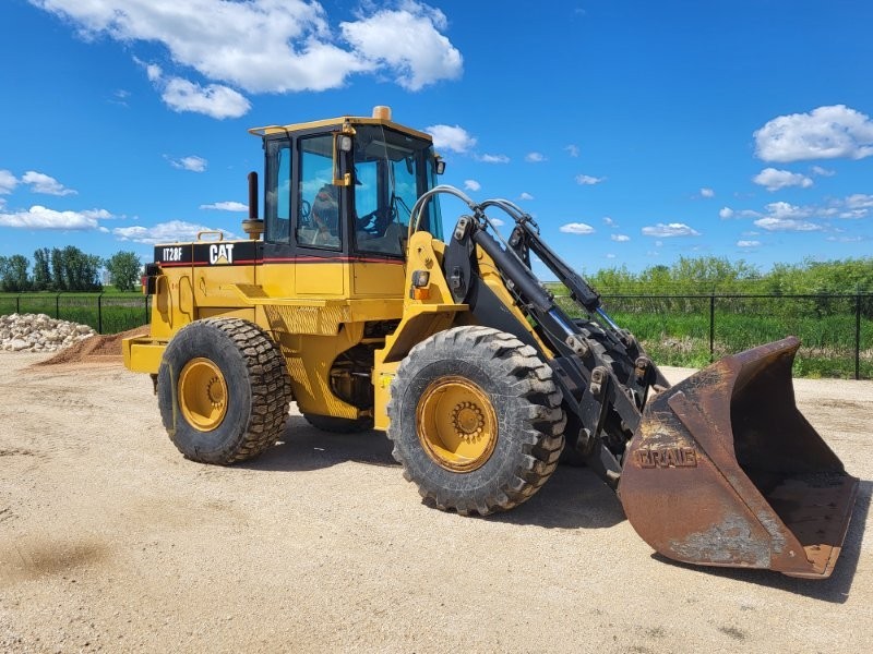  1995 CAT IT28F at Conquest Equipment Manitoba