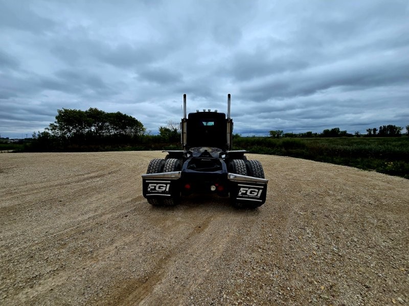  2007 Peterbilt 379 at Conquest Equipment Manitoba