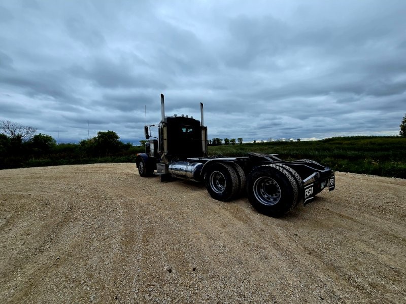  2007 Peterbilt 379 at Conquest Equipment Manitoba