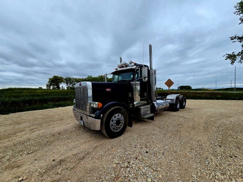  2007 Peterbilt 379 at Conquest Equipment Manitoba