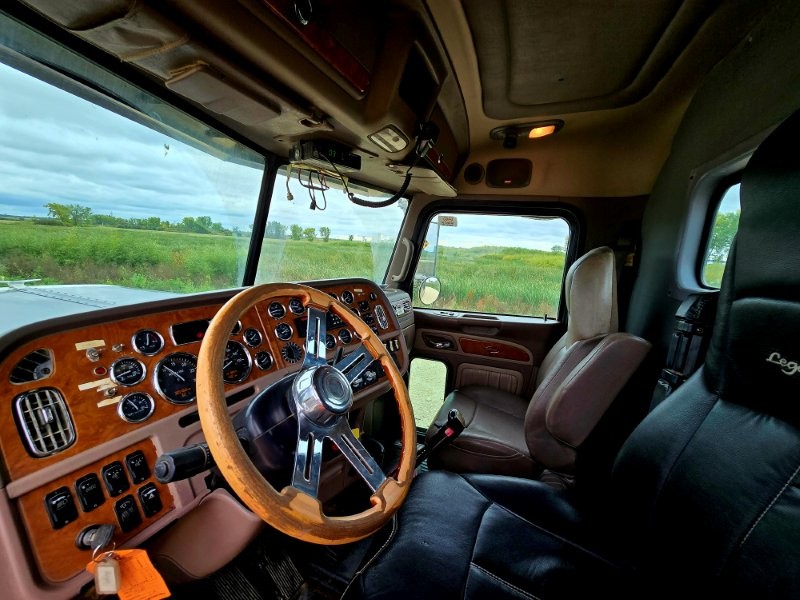  2007 Peterbilt 379 at Conquest Equipment Manitoba