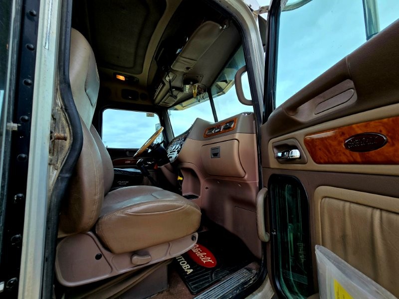  2007 Peterbilt 379 at Conquest Equipment Manitoba