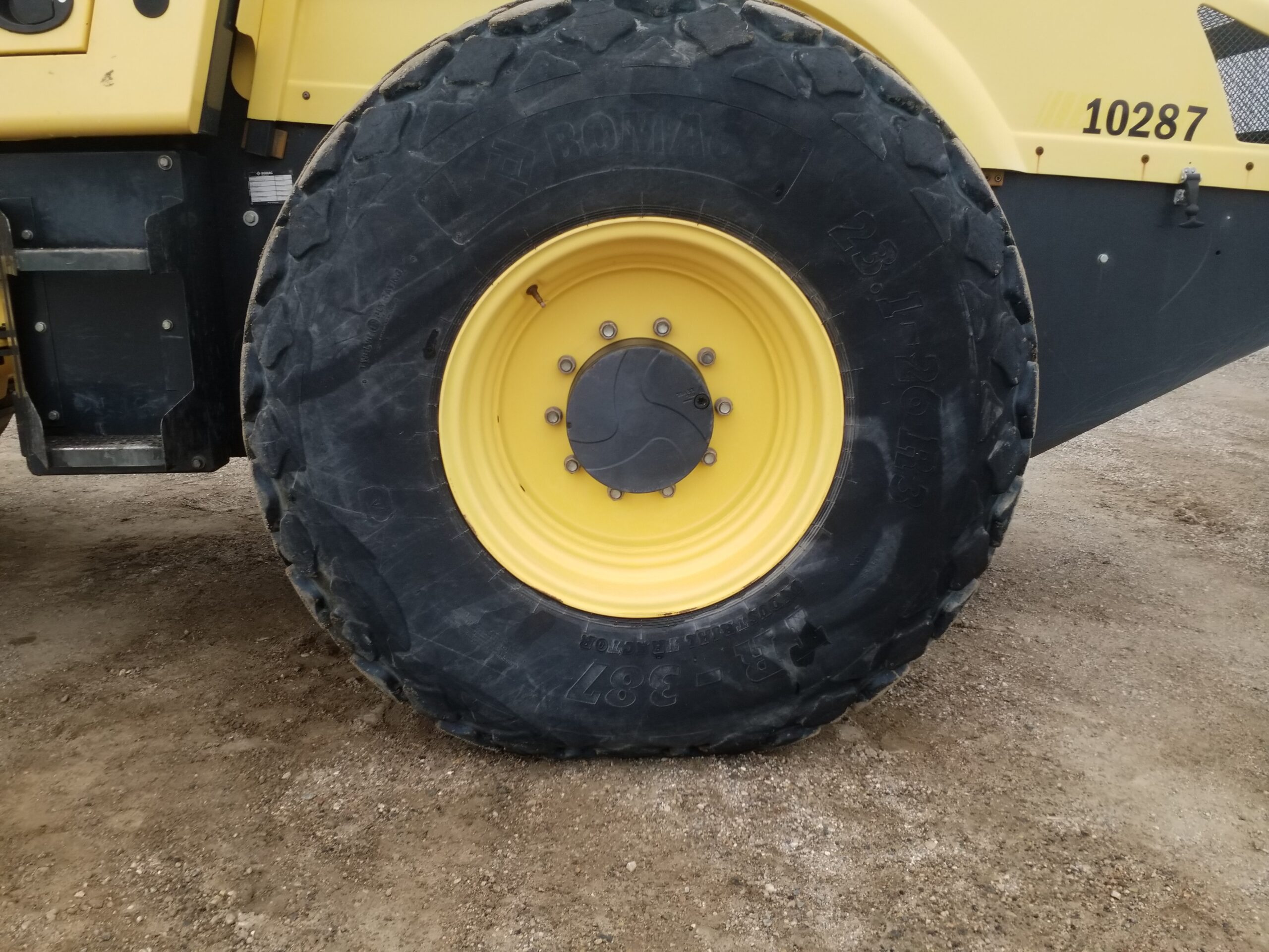  2014 Bomag BW211D-50 at Conquest Equipment British Columbia