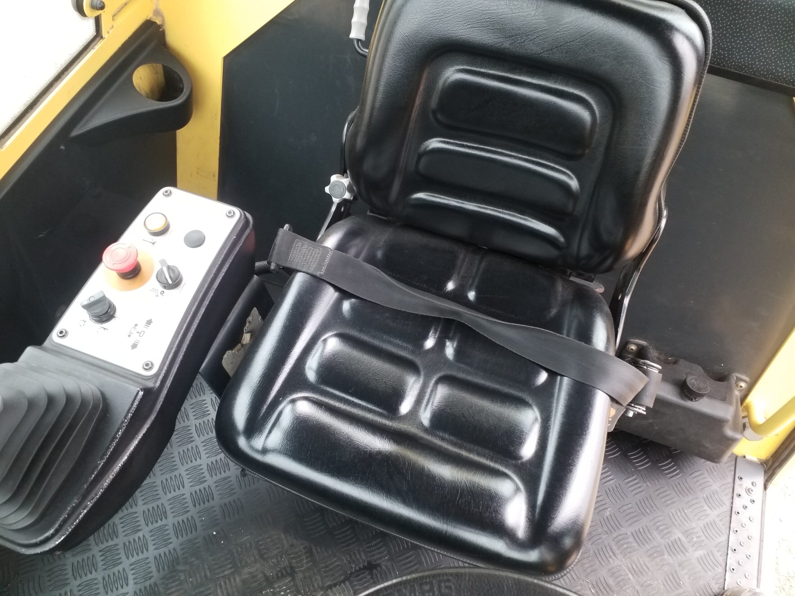  2014 Bomag BW211D-50 at Conquest Equipment British Columbia