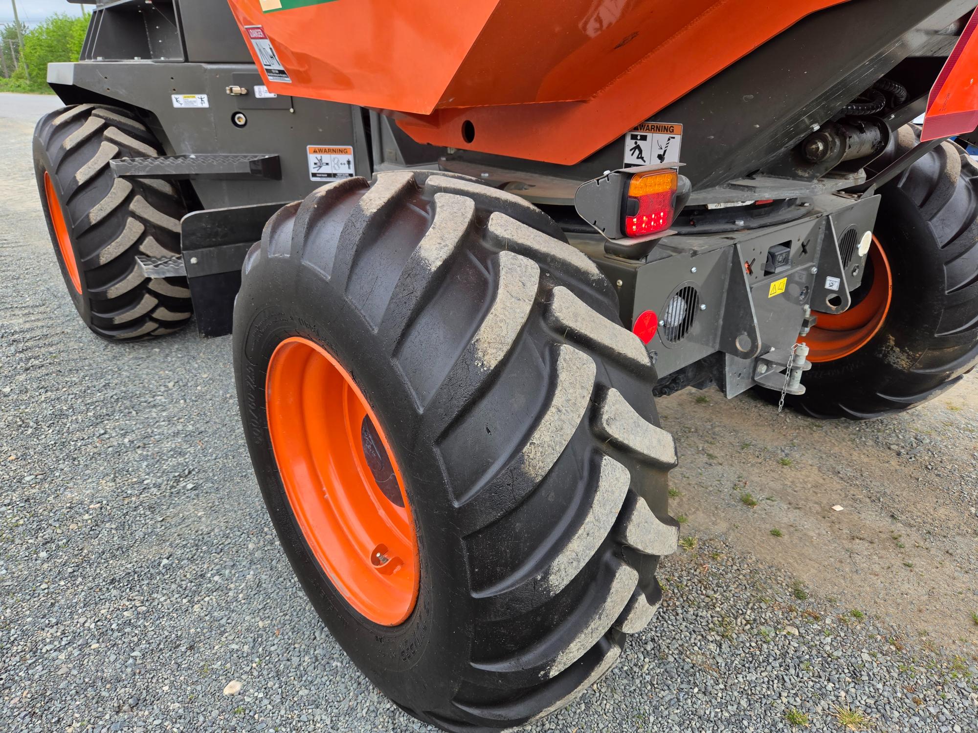  2021 AUSA DR1001 AHG at Conquest Equipment Abbotsford, BC