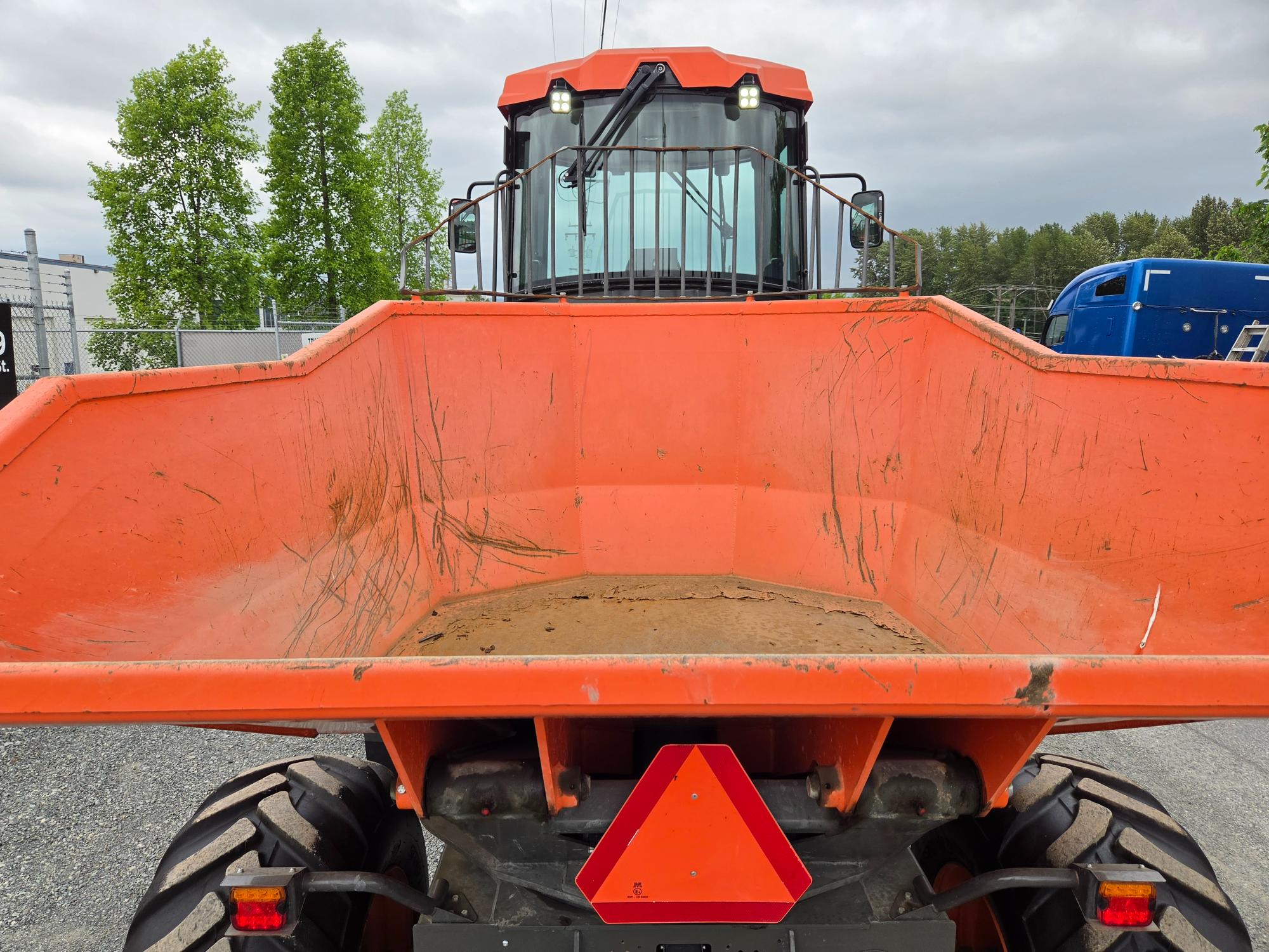  2021 AUSA DR1001 AHG at Conquest Equipment Abbotsford, BC