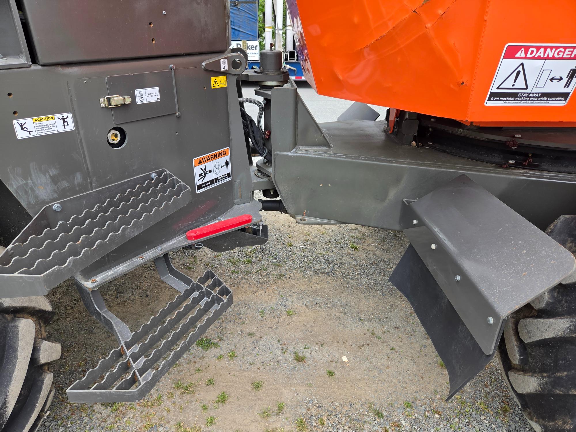  2021 AUSA DR601 AHG at Conquest Equipment Abbotsford BC