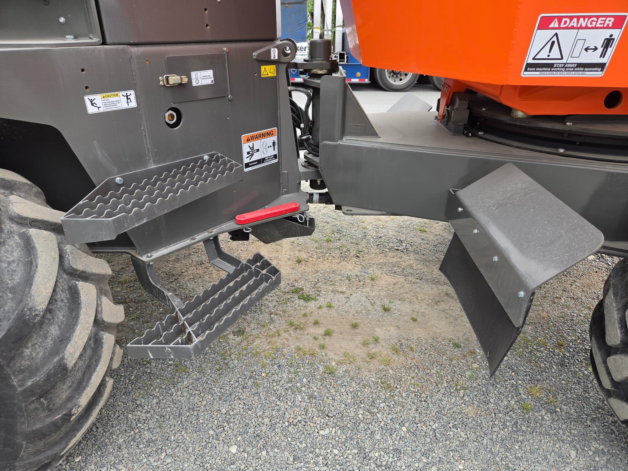  2021 AUSA DR1001 AHG at Conquest Equipment Abbotsford, BC