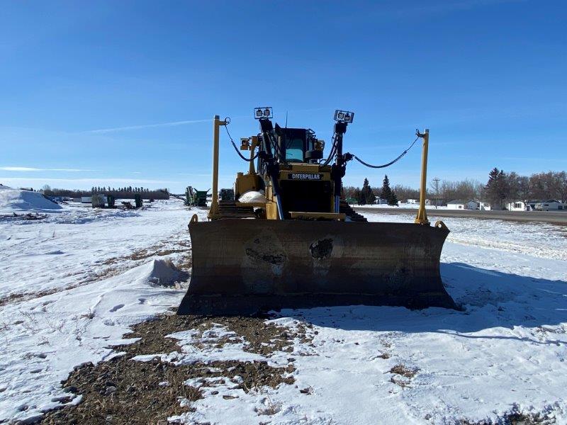  2014 CAT D6T LGP at Conquest Equipment Saskatchewan