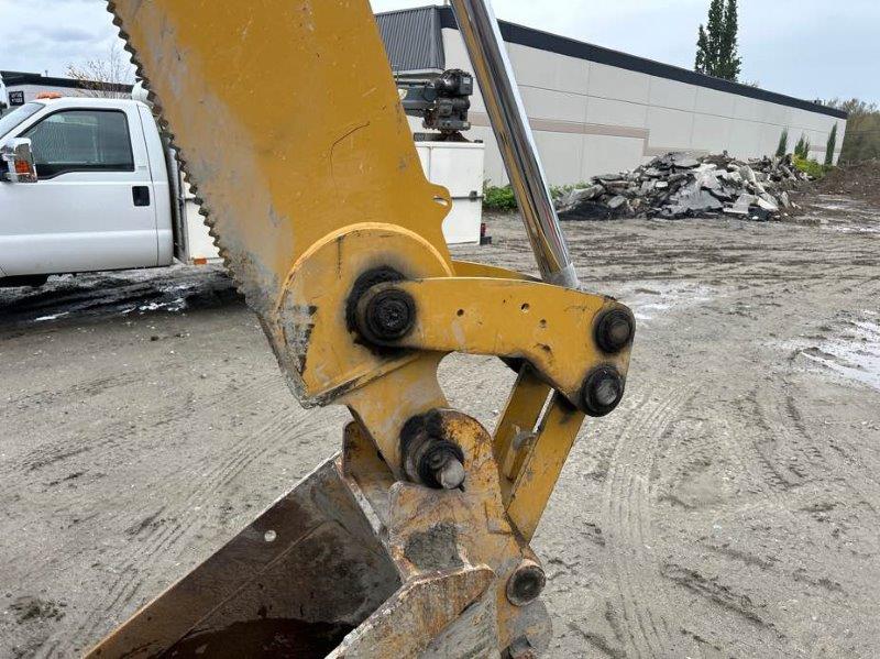  2015 CAT 430F2 at Conquest Equipment British Columbia