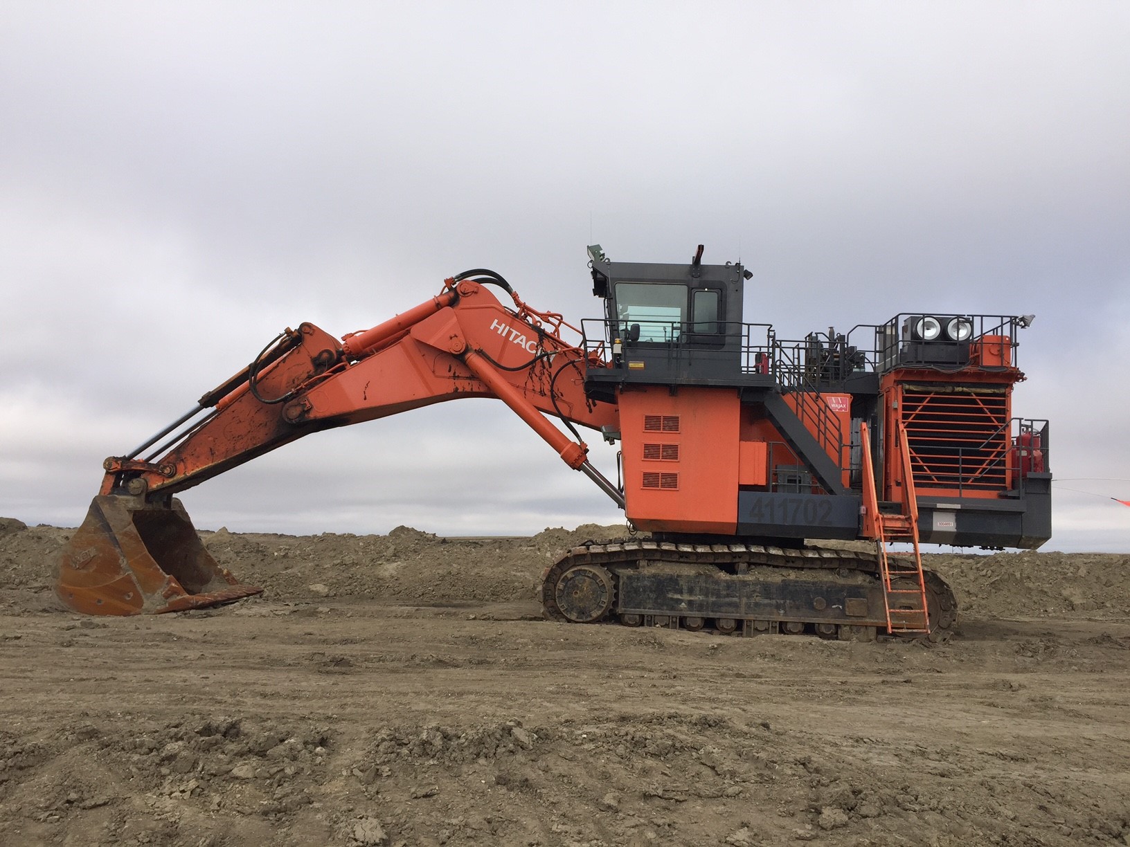  2011 HITACHI EX1900-6 at Conquest Equipment Alberta