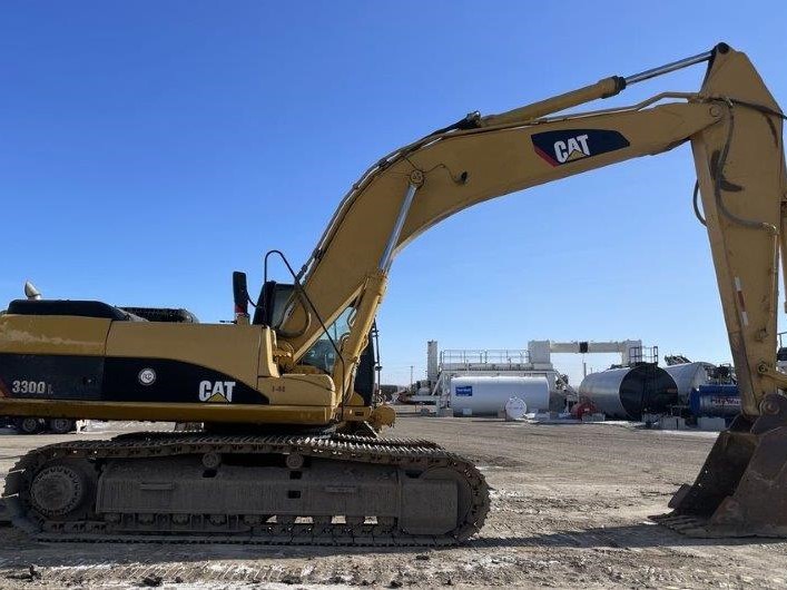  2006 CAT 330D at Conquest Equipment Manitoba