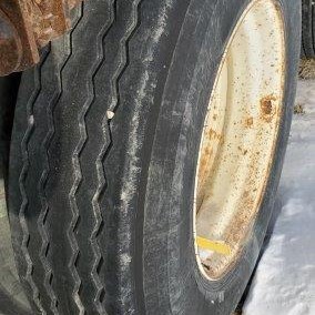  2006 Doepker Super B at Conquest Equipment Manitoba
