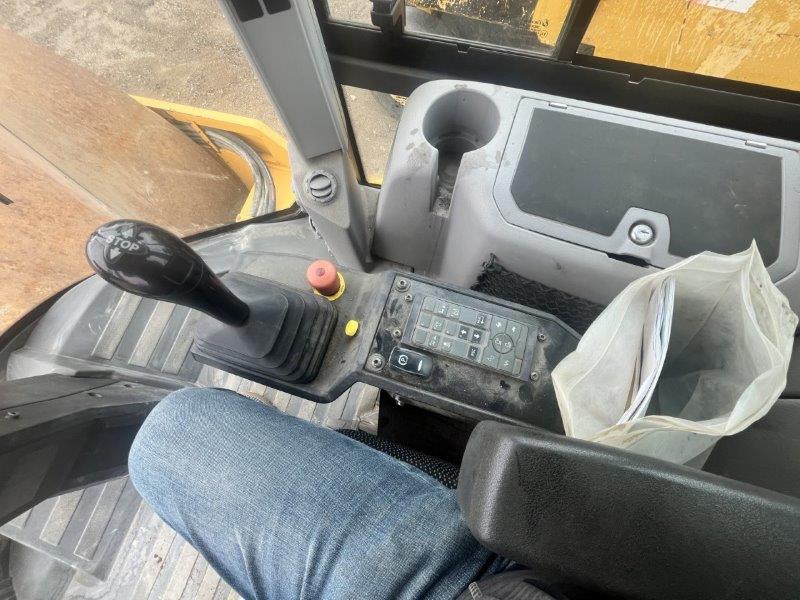  2016 VOLVO SD115B at Conquest Equipment Manitoba