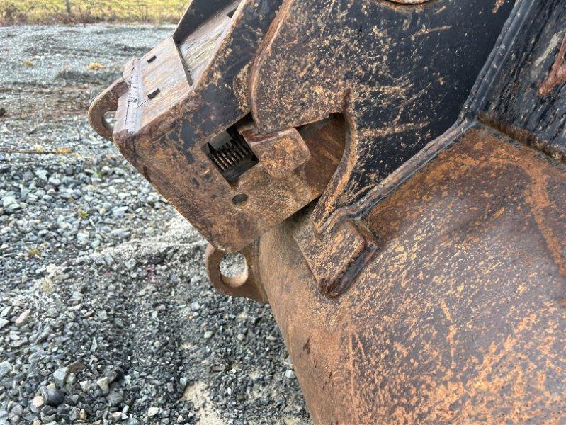  2015 KOMATSU PC290LC-10 at Conquest Equipment British Columbia