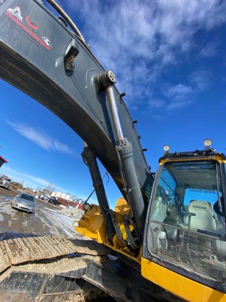  2017 DEERE 470G LC at Conquest Equipment Alberta