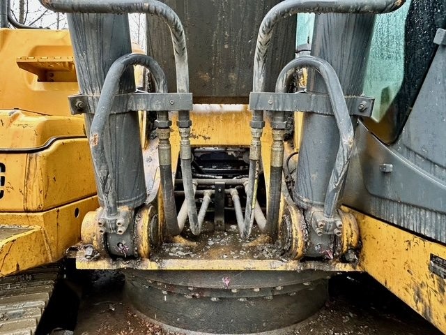  2006 DEERE 270D LC at Conquest Equipment British Columbia