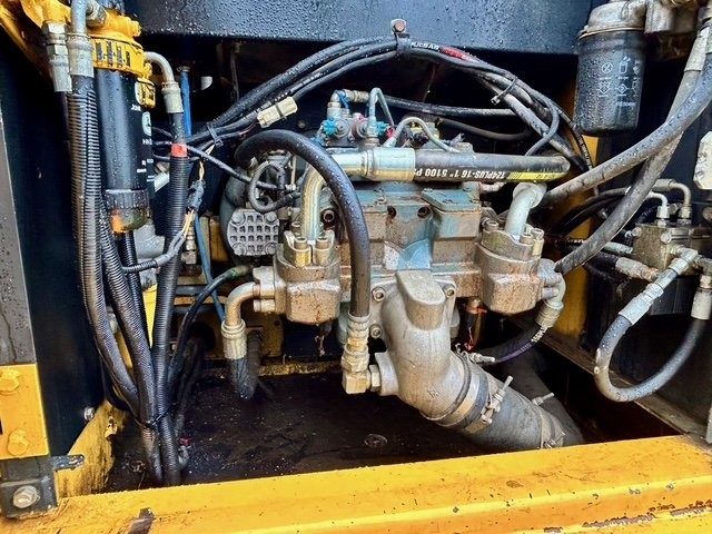  2006 DEERE 270D LC at Conquest Equipment British Columbia