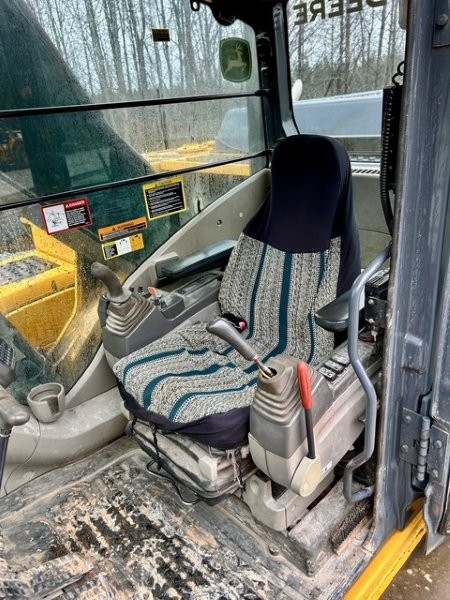  2006 DEERE 270D LC at Conquest Equipment British Columbia