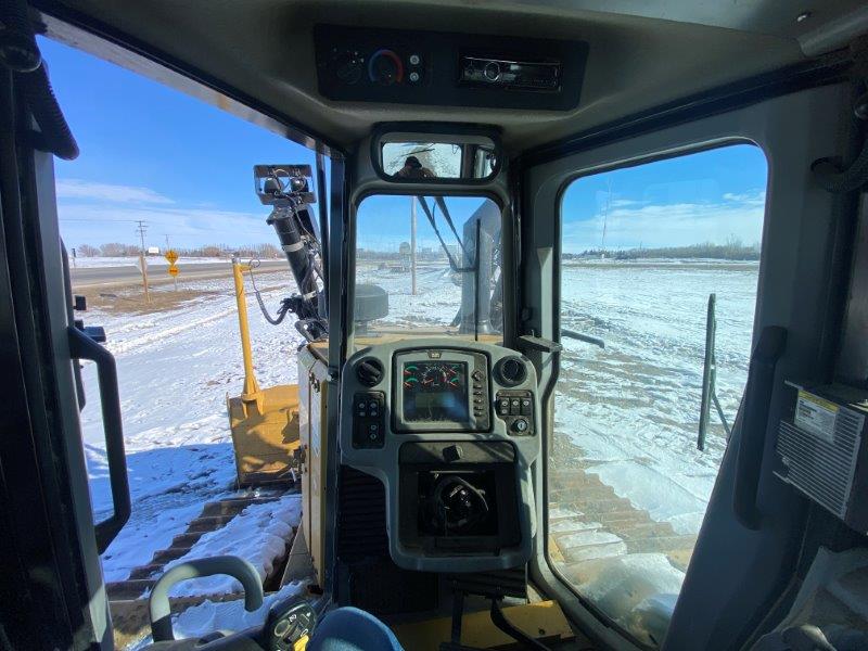  2014 CAT D6T LGP at Conquest Equipment Saskatchewan