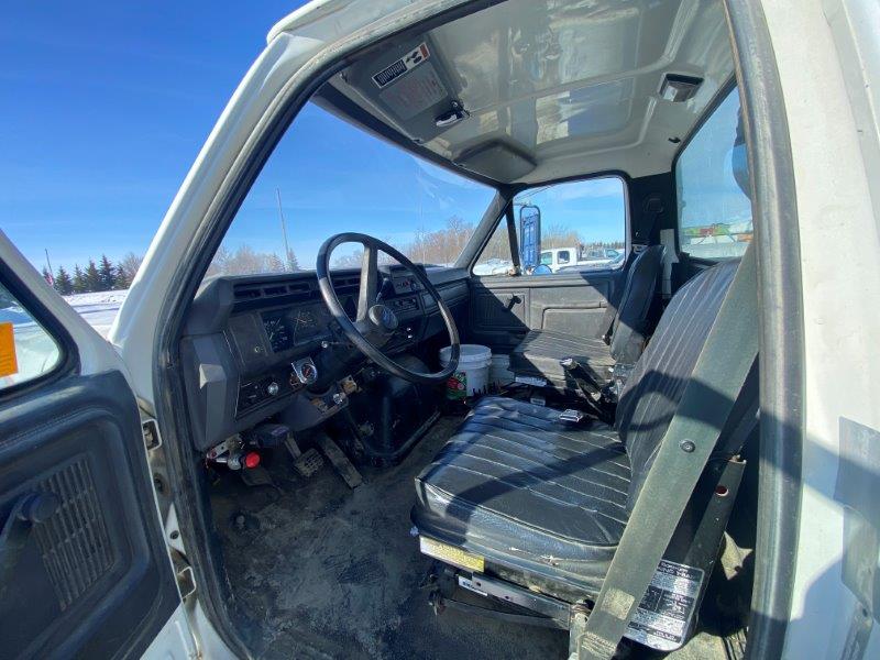  1992 Ford F800 at Conquest Equipment Saskatchewan