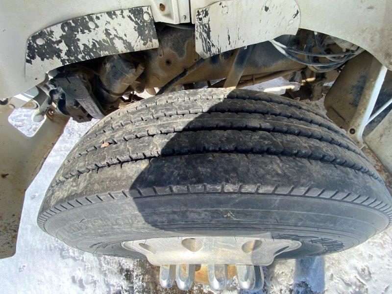  1992 Ford F800 at Conquest Equipment Saskatchewan