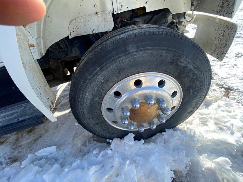  1992 Ford F800 at Conquest Equipment Saskatchewan