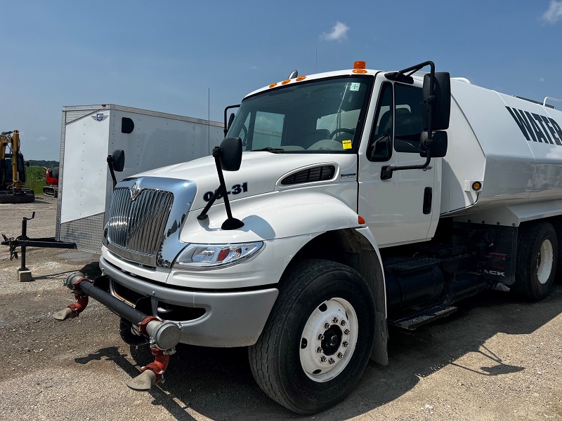  2009 International 4400 SBA 6x4 at Conquest Equipment Ontario