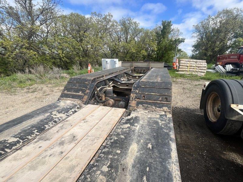  2014 Etnyre Trailer Co. Low Boy at Conquest Equipment Manitoba
