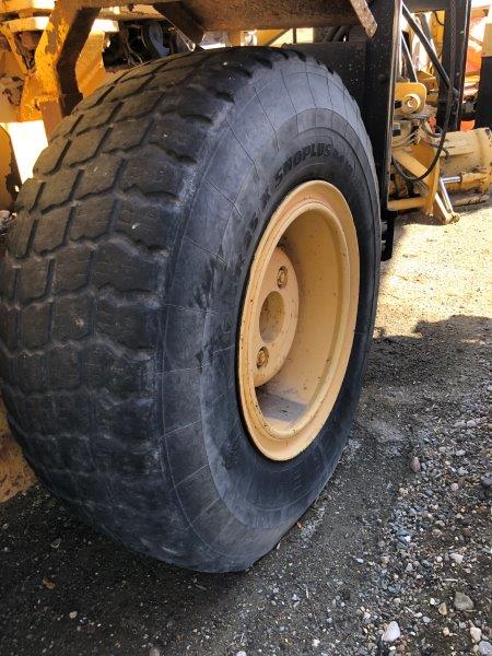  1989 Champion 740 at Conquest Equipment Manitoba