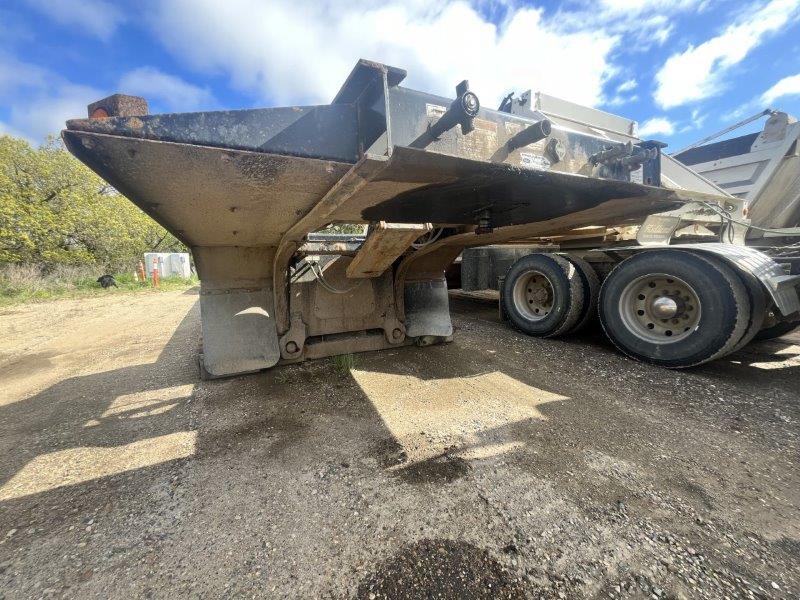  2014 Etnyre Trailer Co. Low Boy at Conquest Equipment Manitoba