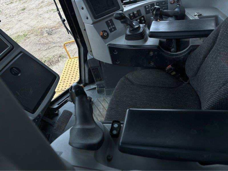  2017 CAT D8T at Conquest Equipment Alberta