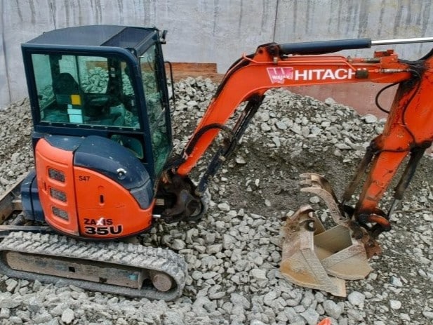  2014 HITACHI ZX35U at Conquest Equipment British Columbia