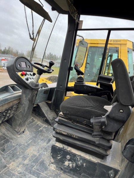  2020 Bomag BW211PDH-5 at Conquest Equipment Saskatchewan