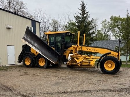  2009 VOLVO G960 at Conquest Equipment Manitoba