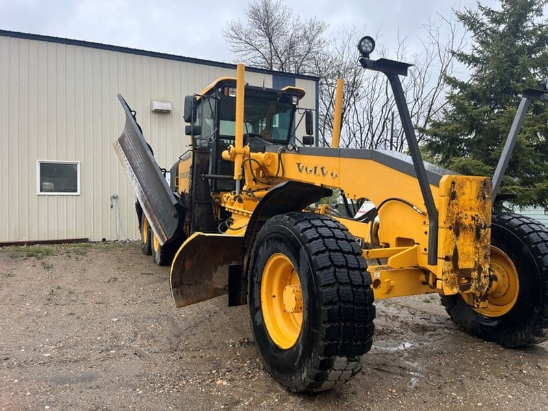  2009 VOLVO G960 at Conquest Equipment Manitoba