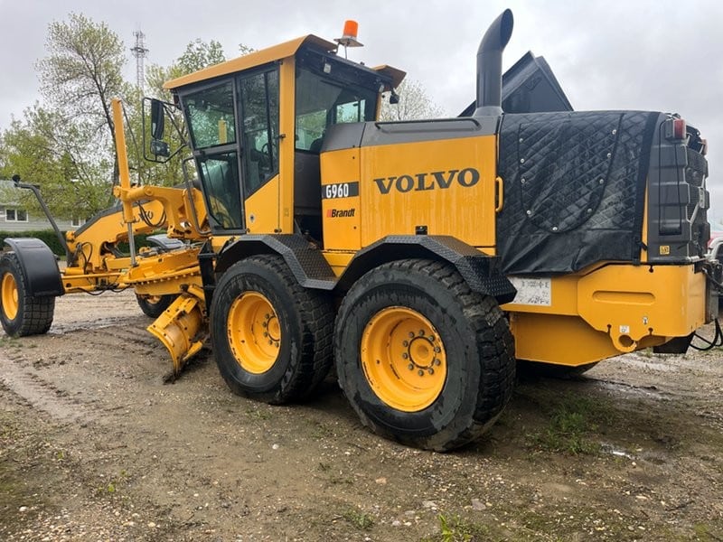  2009 VOLVO G960 at Conquest Equipment Manitoba