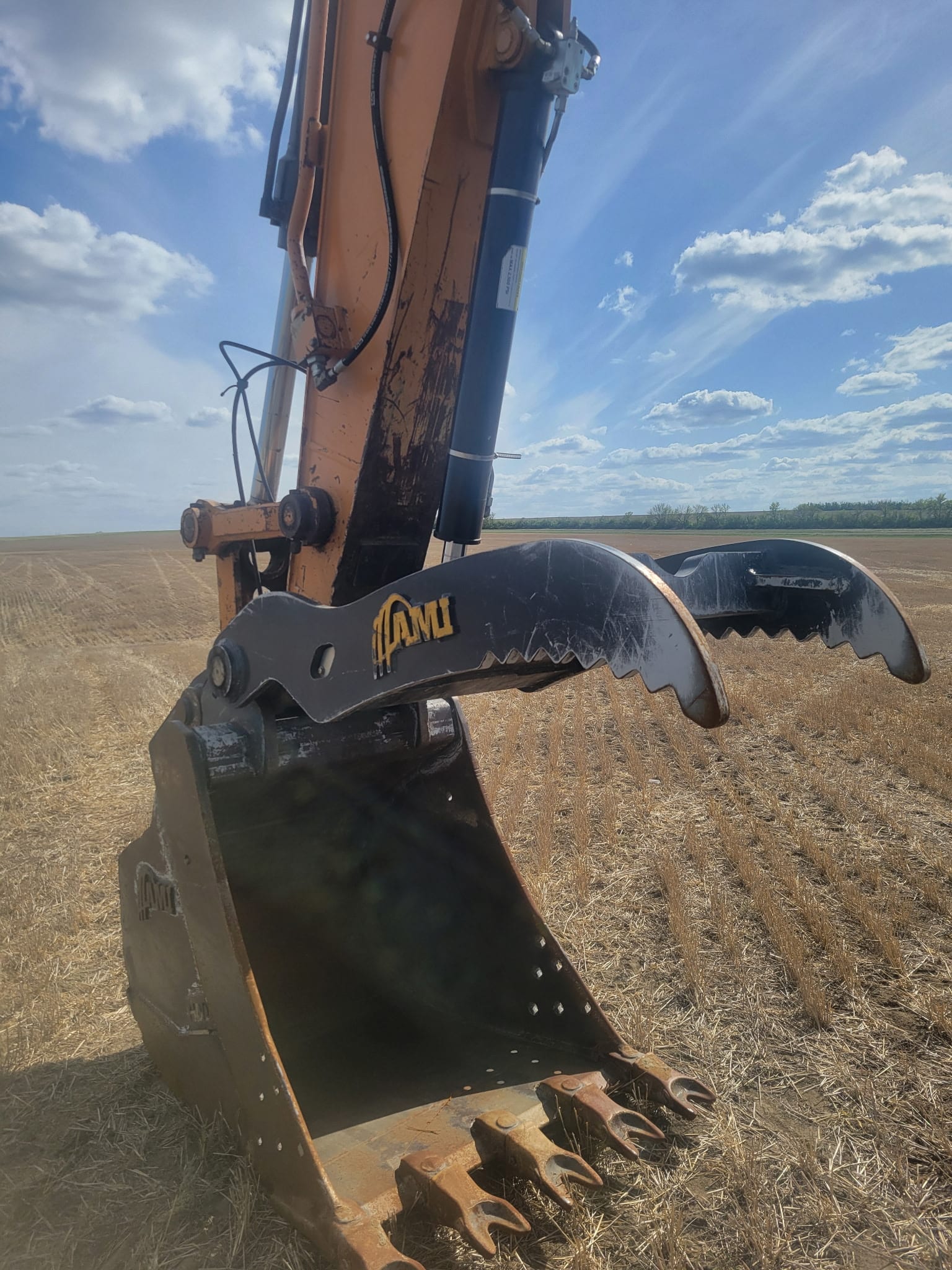  2017 CASE CX300D at Conquest Equipment Saskatchewan