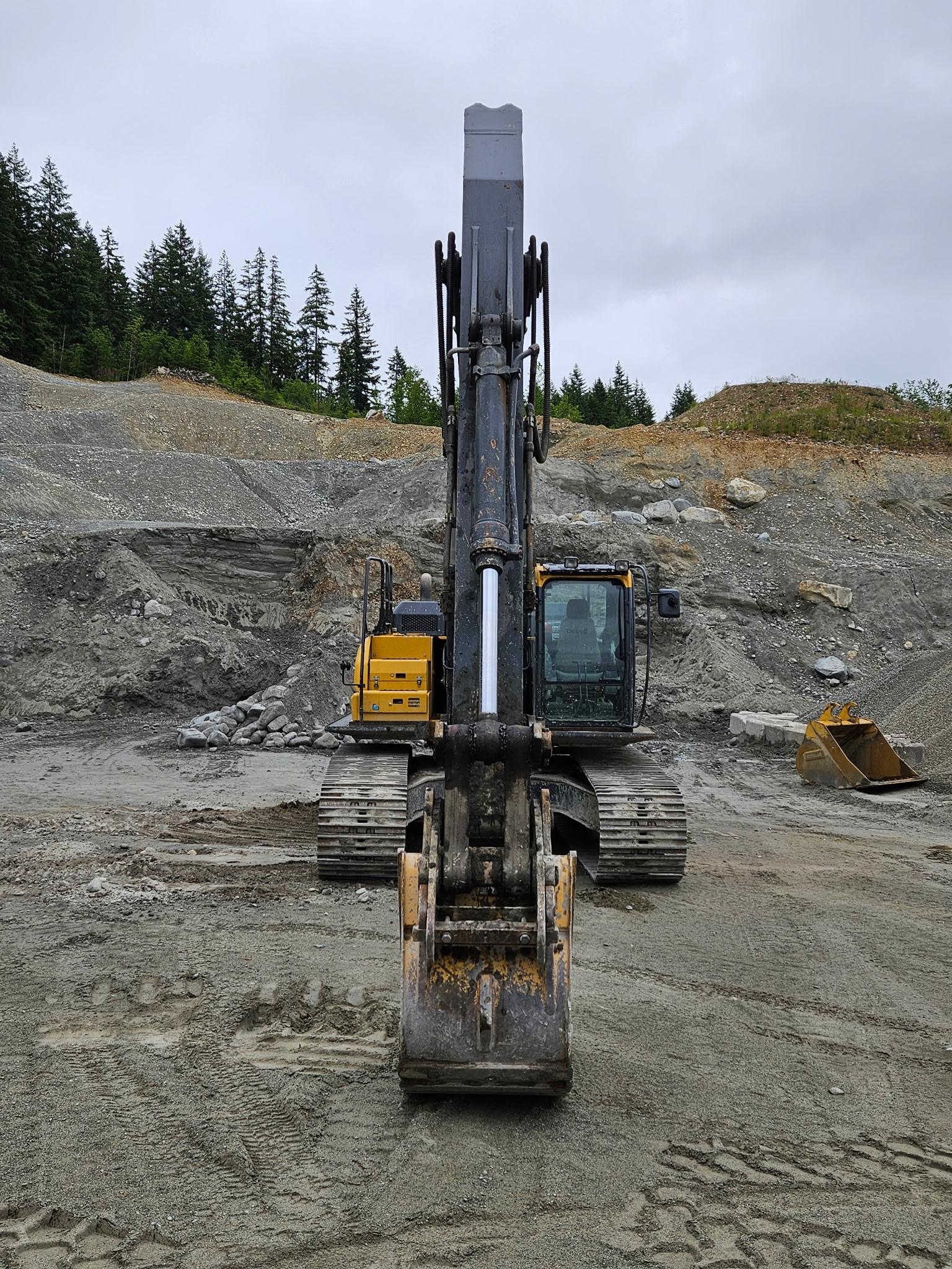  2018 DEERE 300G at Conquest Equipment British Columbia
