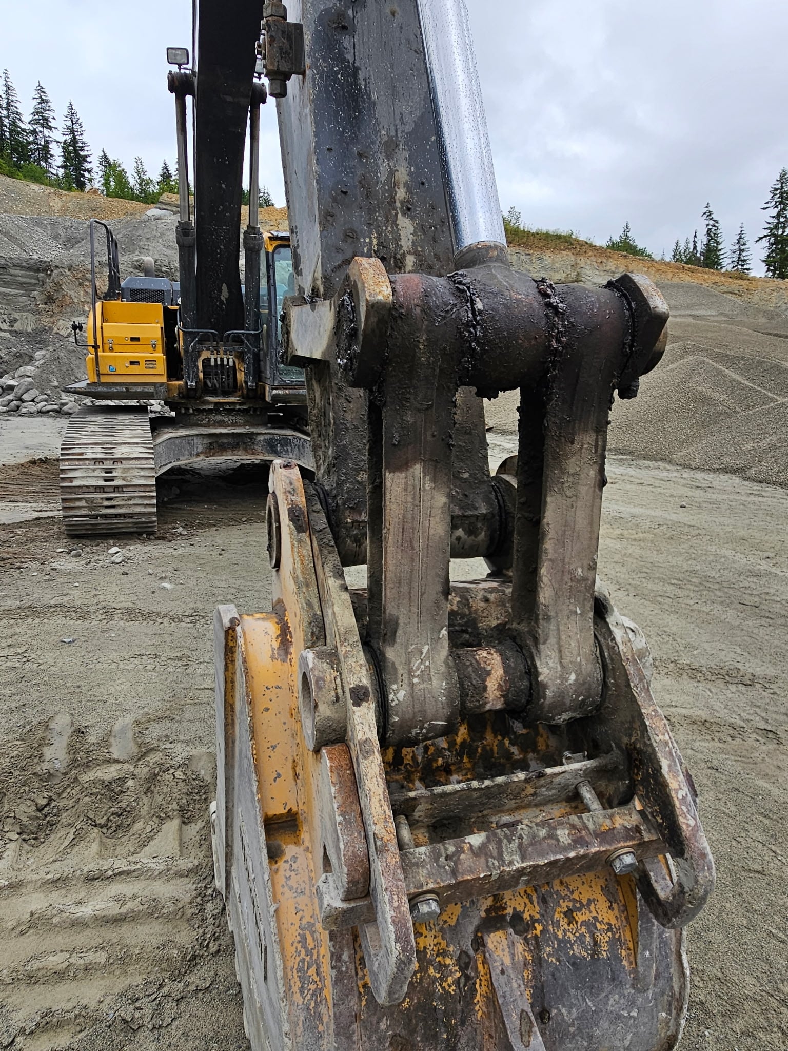  2018 DEERE 300G at Conquest Equipment British Columbia