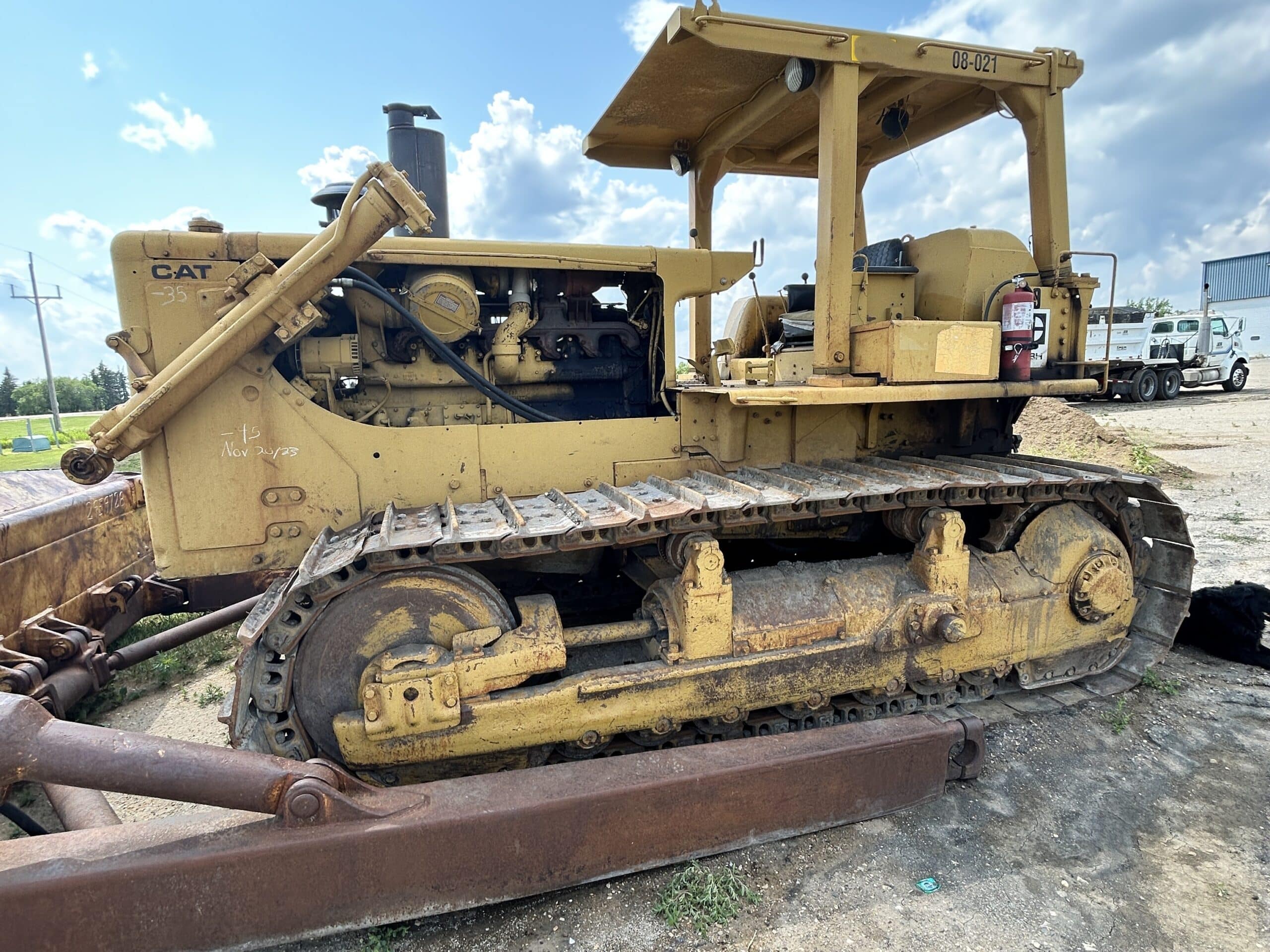   CAT D8H at Conquest Equipment Manitoba