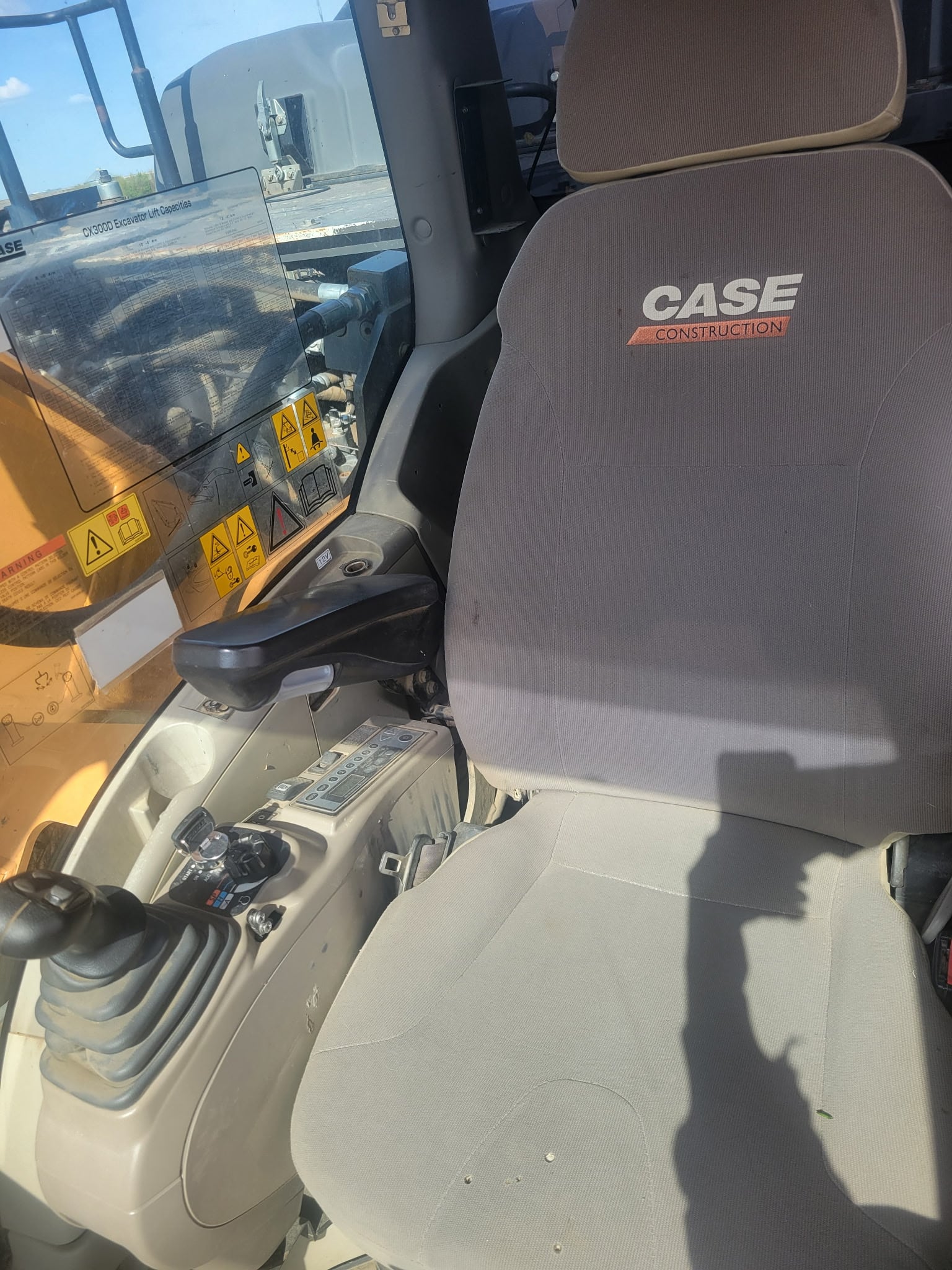  2017 CASE CX300D at Conquest Equipment Saskatchewan