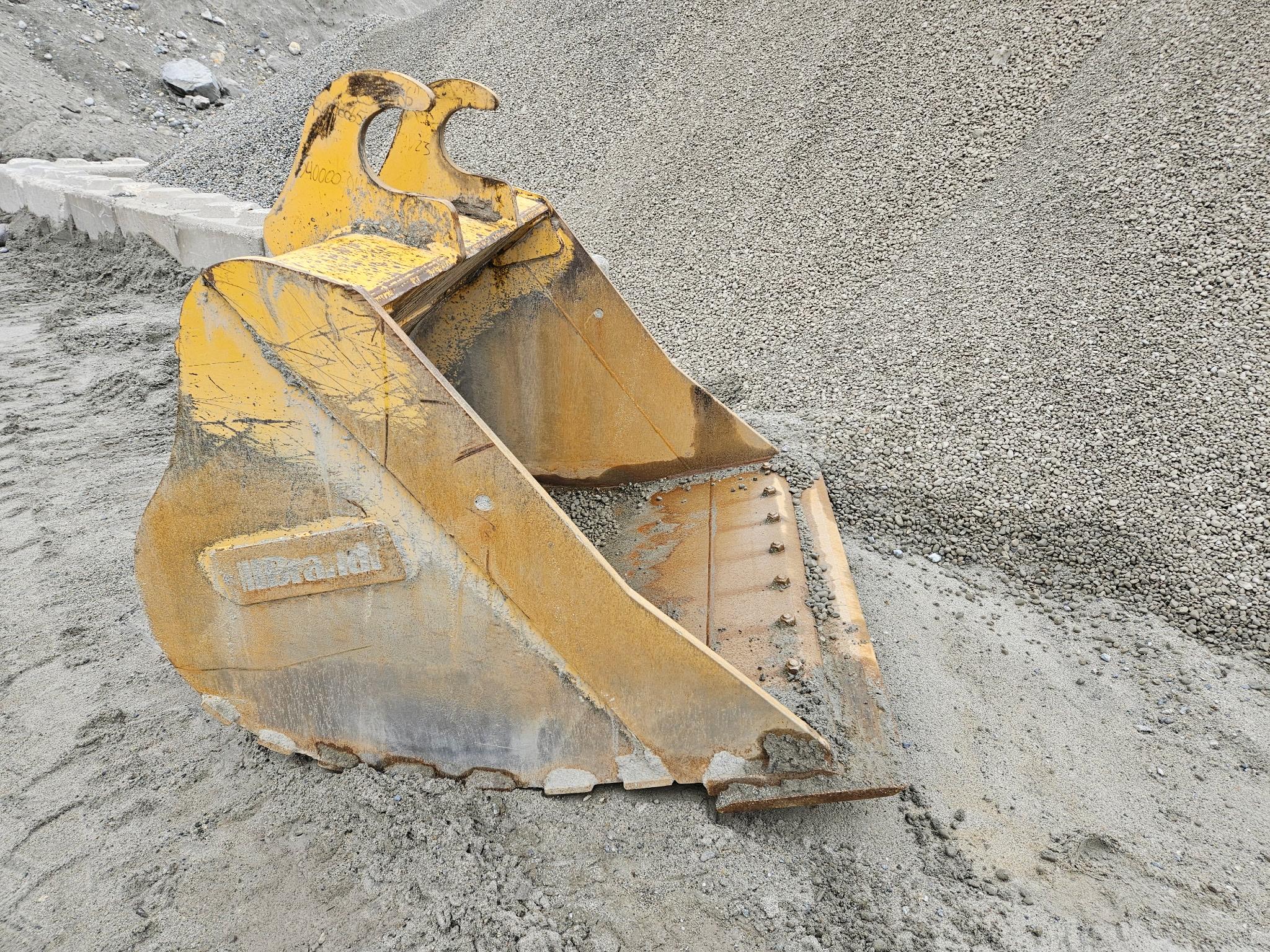  2018 DEERE 300G at Conquest Equipment British Columbia