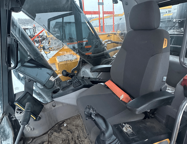  2023 VOLVO EC350EL at Conquest Equipment Britsh Columbia